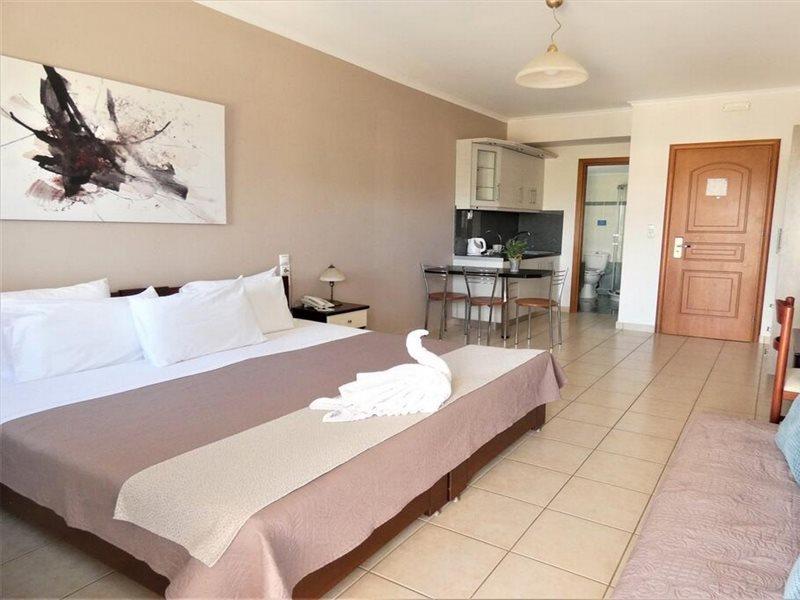 Lazaratos Hotel Kouvalata Kültér fotó