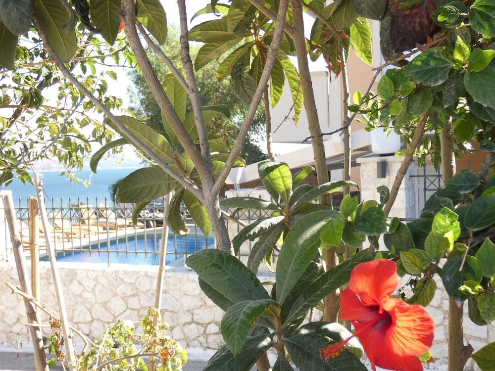 Lazaratos Hotel Kouvalata Kültér fotó