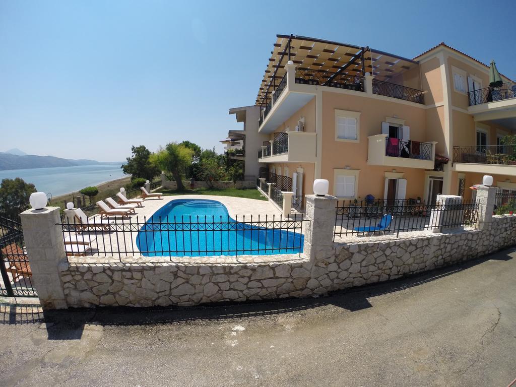 Lazaratos Hotel Kouvalata Kültér fotó