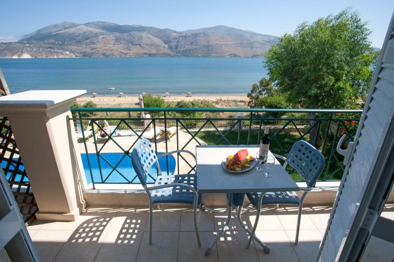 Lazaratos Hotel Kouvalata Kültér fotó